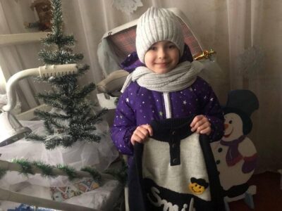 Для дітей Донеччини передано 5000 комплектів зимового одягу