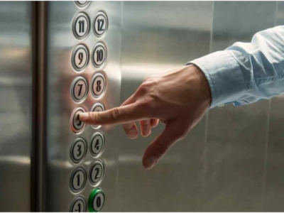 Якщо ви застрягли в ліфті: що робити?