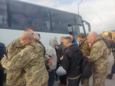 З російського полону повернулись ще 52 українських захисники