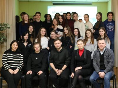 Школярам провели відкритий урок до Дня спротиву окупації Криму
