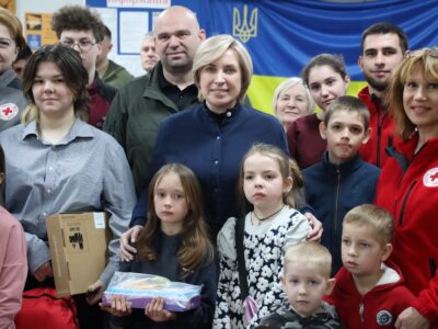 У Запоріжжі Віцепрем’єрка Ірина Верещук відвідала місця проживання ВПО та гуманітарні хаби