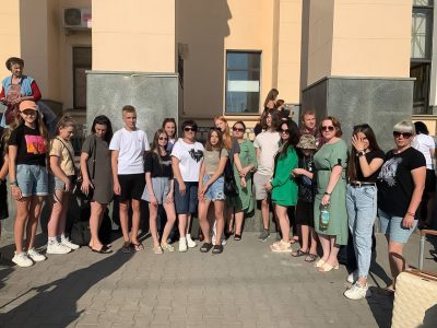 Вже друга група дітей із Запоріжжя відправляється на літні канікули в Угорщину