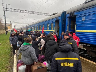 Donetsk vilâyetinden Rivne vilâyetine ilk tahliye treni keldi