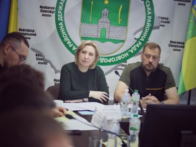 Vice Prime Minister Iryna Vereshchuk meets with the Coordination Center for Support of Civilians in Chernihiv Oblast