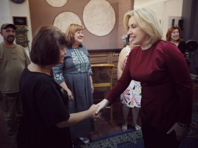 Iryna Vereshchuk visits the veterans’ hub in Kropyvnytskyi