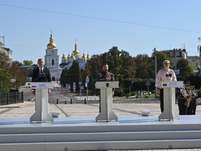 Kıyivde Ukraina Mustaqilliginiñ 33 yıllığı munasebetinen merasimler keçirildi